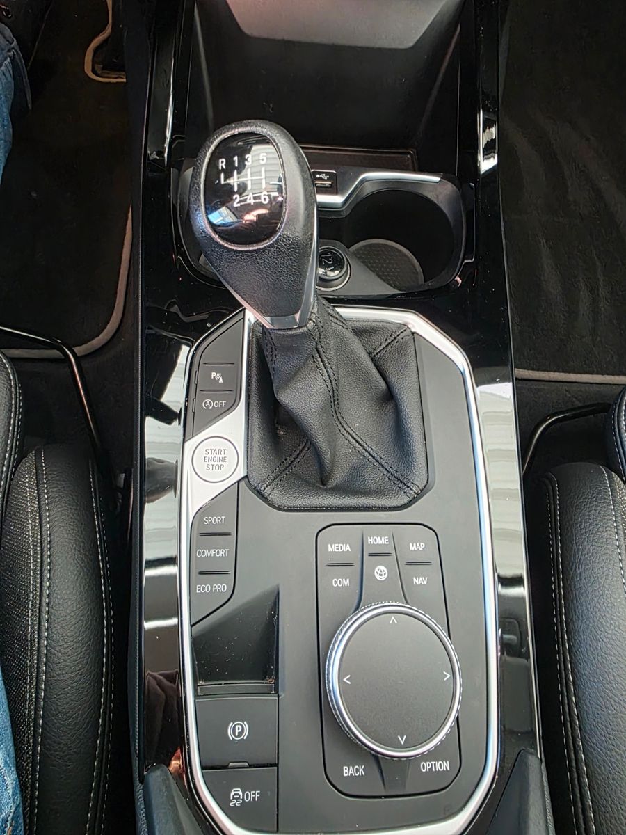 BMW 118 i Sport Line Lim, PDC v+h,Navi,SHZ,Lenk.h. foto 13