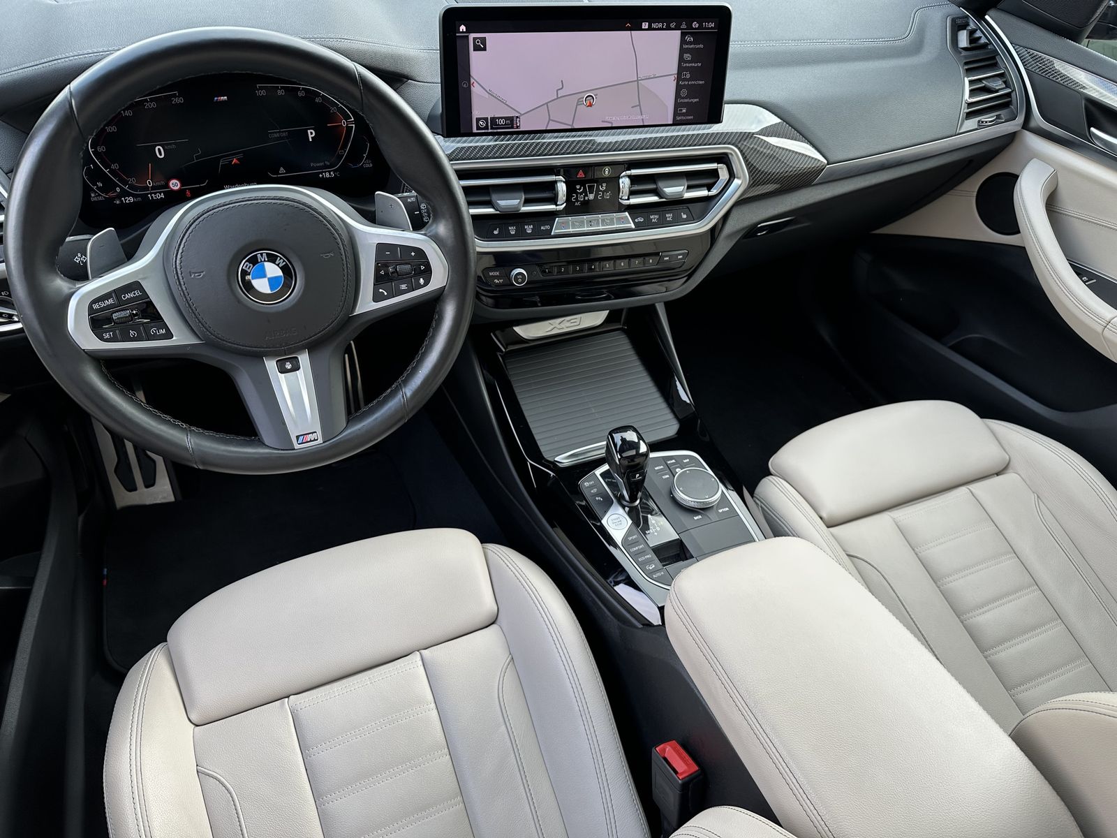 Fahrzeugabbildung BMW X3 xDrive30d M-Sport NAV+LASER+HEADUP+PANO+360°