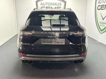 Porsche Cayenne - 5