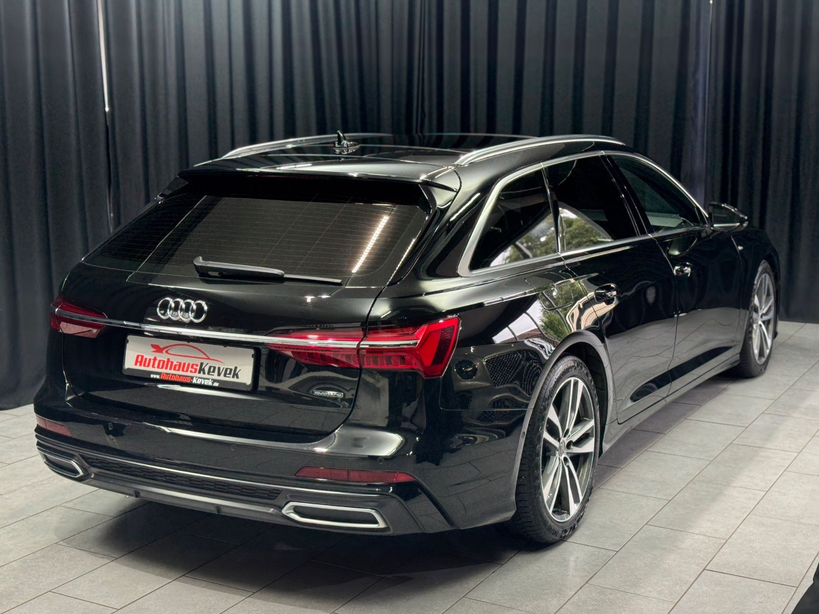 Fahrzeugabbildung Audi A6 Avant 50 TDI quattro sport|S-LINE|PANO|MATRIX