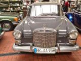 Mercedes-Benz 200 D Heckflosse - Mercedes-Benz mit Diesel-Antrieb: Heckflosse