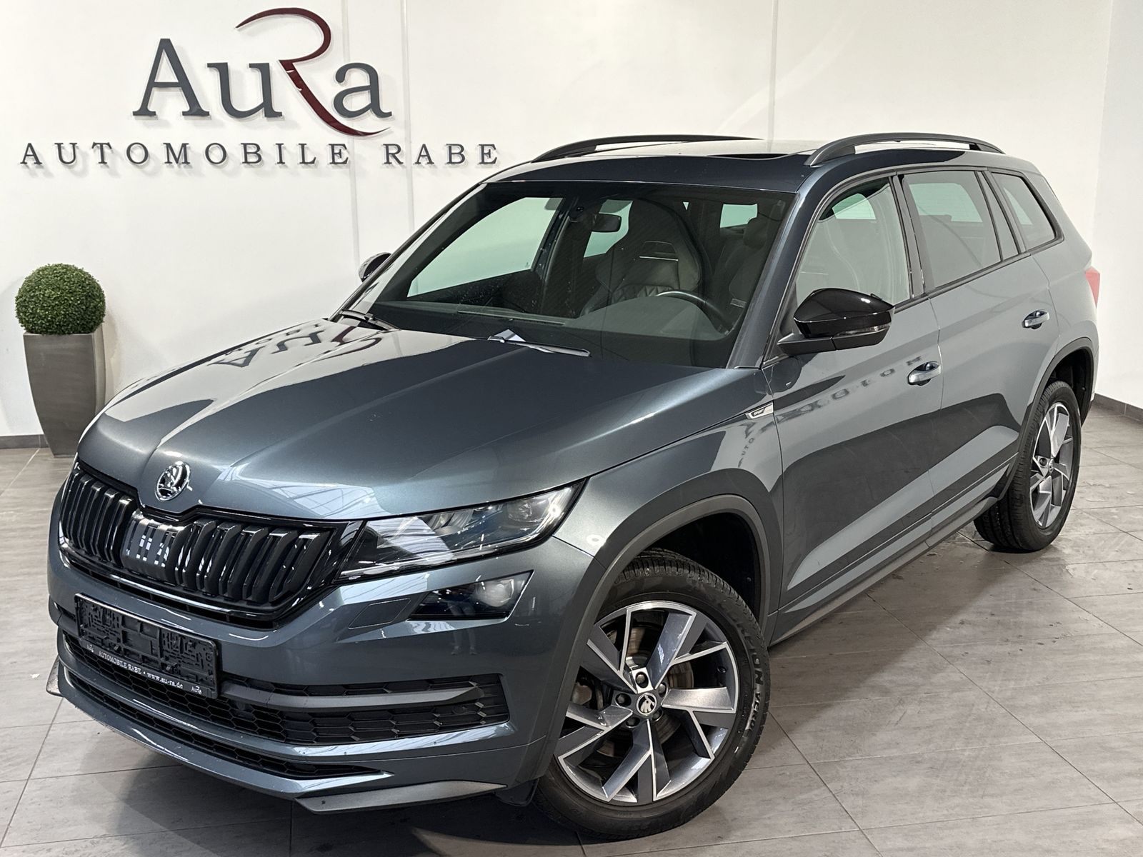 Fahrzeugabbildung SKODA Kodiaq 2.0 TDI DSG 4x4 Sportline NAV+LED+PANO+AH