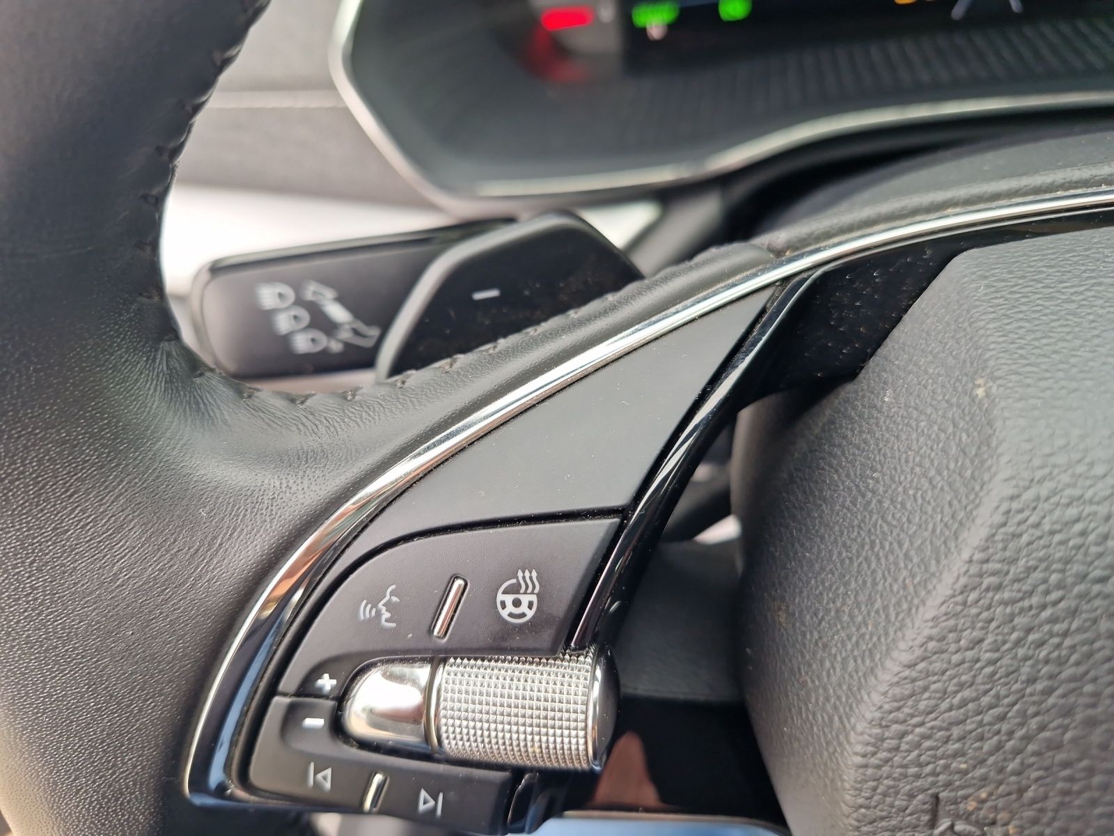 Fahrzeugabbildung SKODA Octavia Combi Style iV 1.4 TSI DSG AHZ ACC LED P