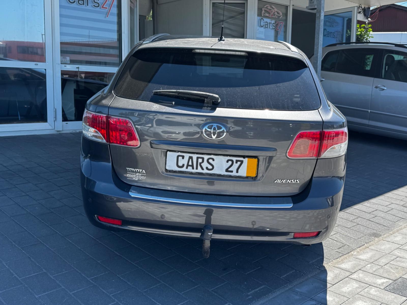 Toyota Avensis 2011 — photo 5