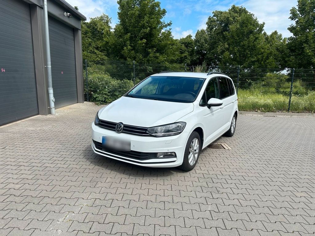 Image of Volkswagen Touran