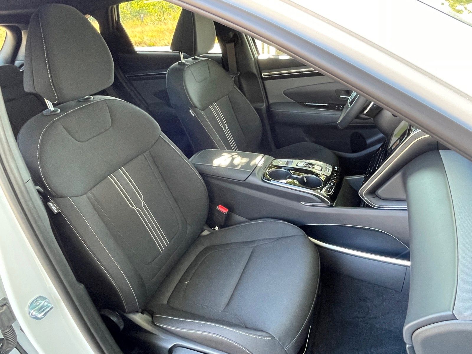 Fahrzeugabbildung Hyundai TUCSON 1.6 T-GDI 48V Blackline *Pano*ACC*LED*SH*