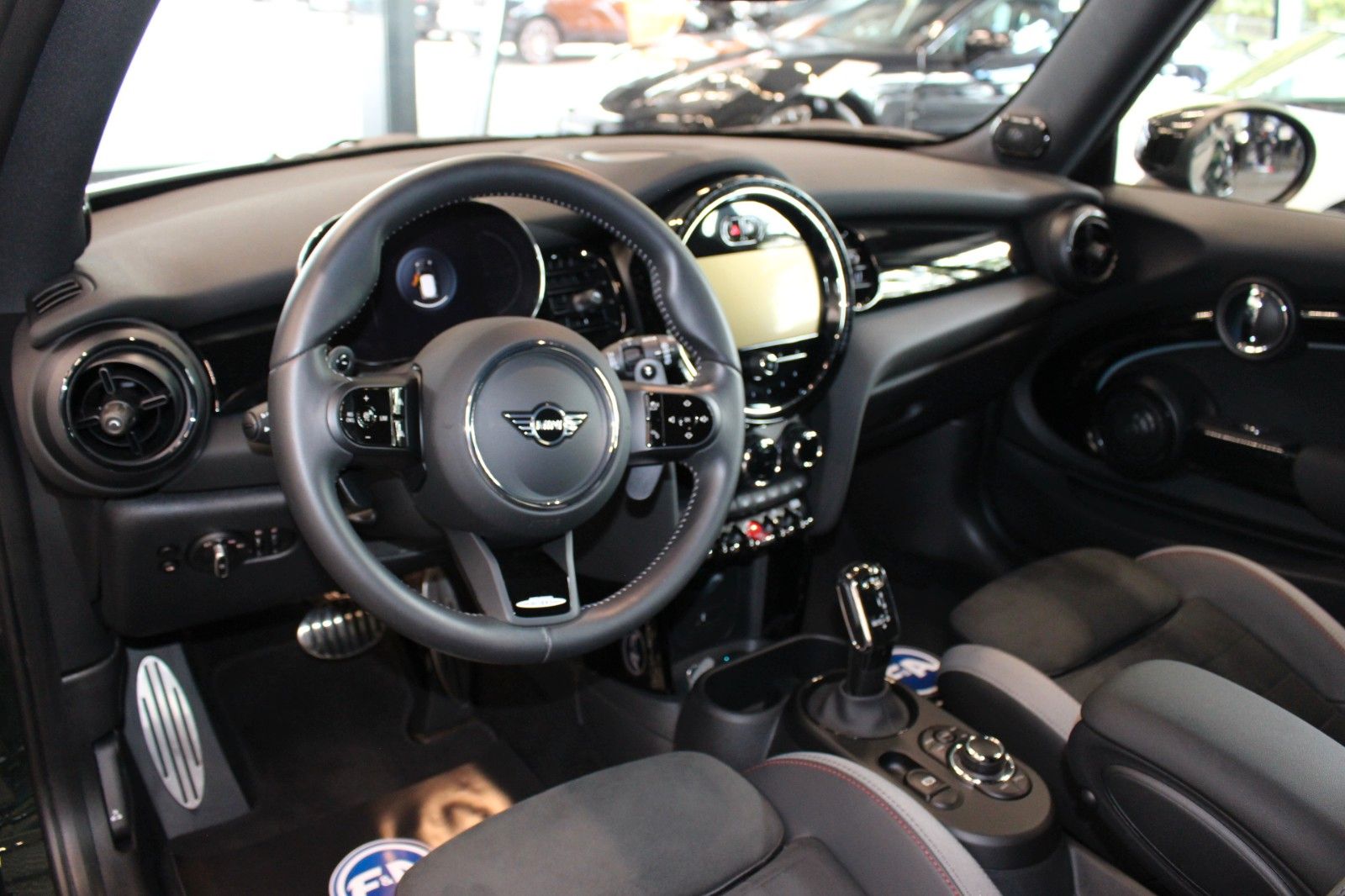 Fahrzeugabbildung MINI John Cooper Works Trim R.Kamera+Navi+AppleCar