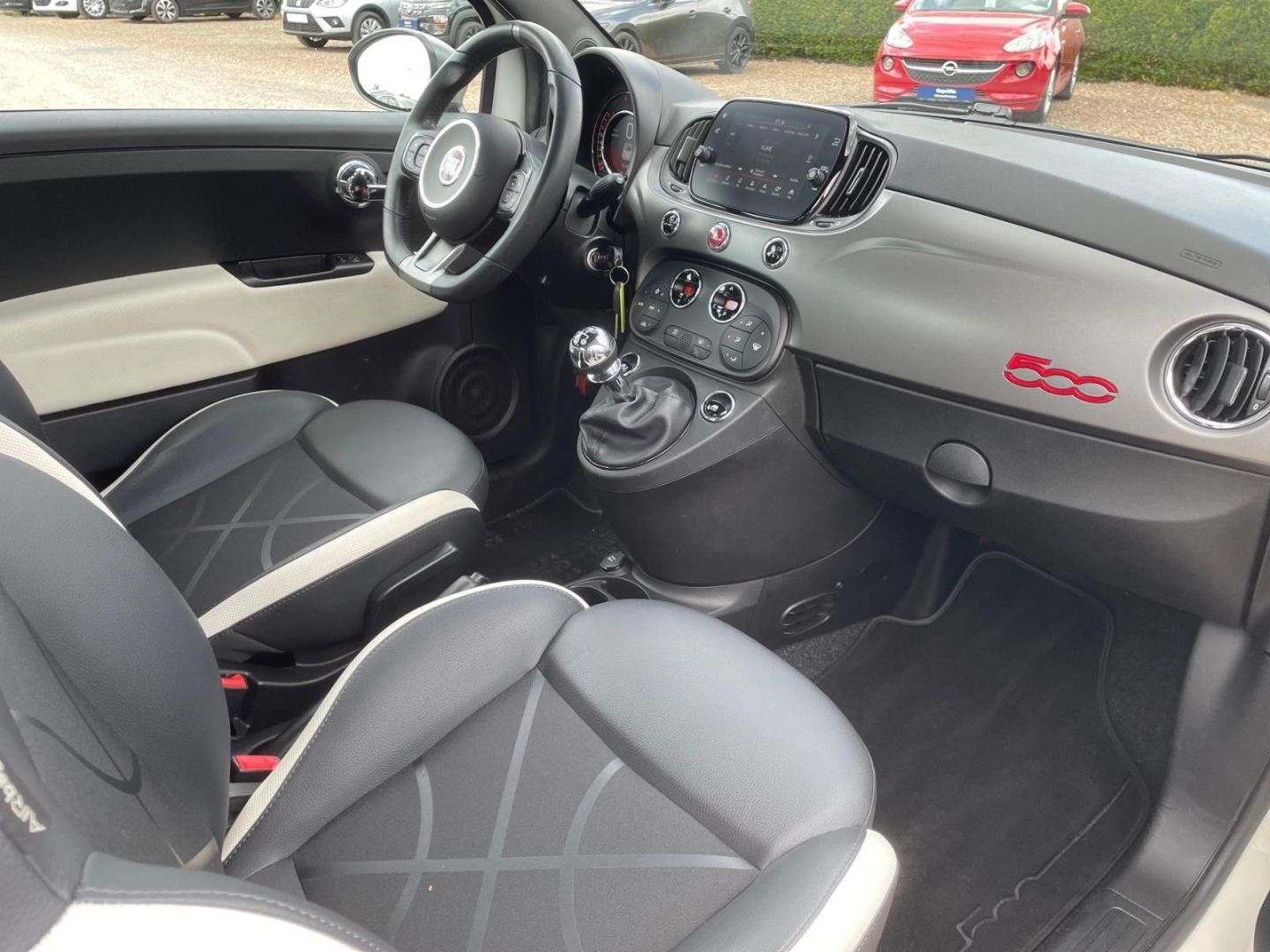 Fahrzeugabbildung Fiat 500 1.2 Cabrio Allwetterreifen Apple CarPlay Par