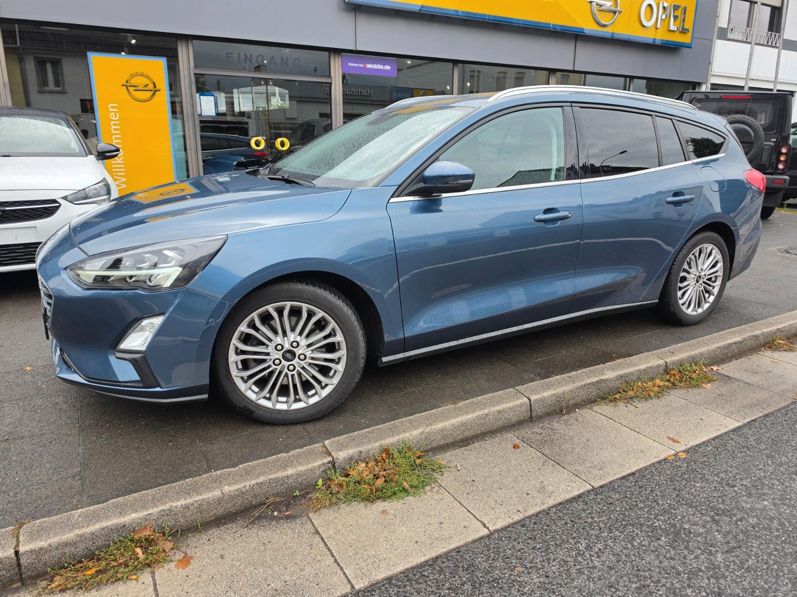 Ford Focus Turnier Titanium 1.HAND +AHK+2 J.GARANTIE+