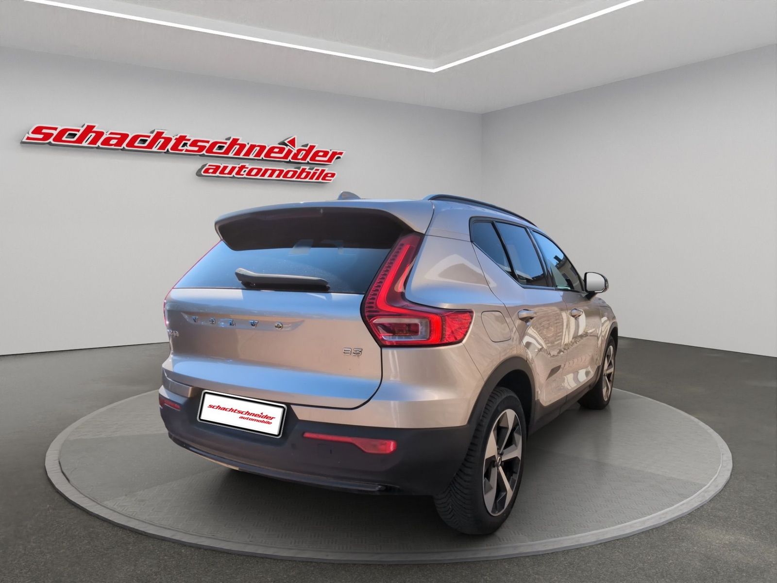 Volvo XC40 B3 B DKG Plus Dark+Standh+PilotAssist imagem 3