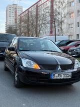 Mitsubishi Lancer 1.6  wenig KM zuverläss... - Mitsubishi Lancer mit Benzin-Antrieb: Limousine, 1.6