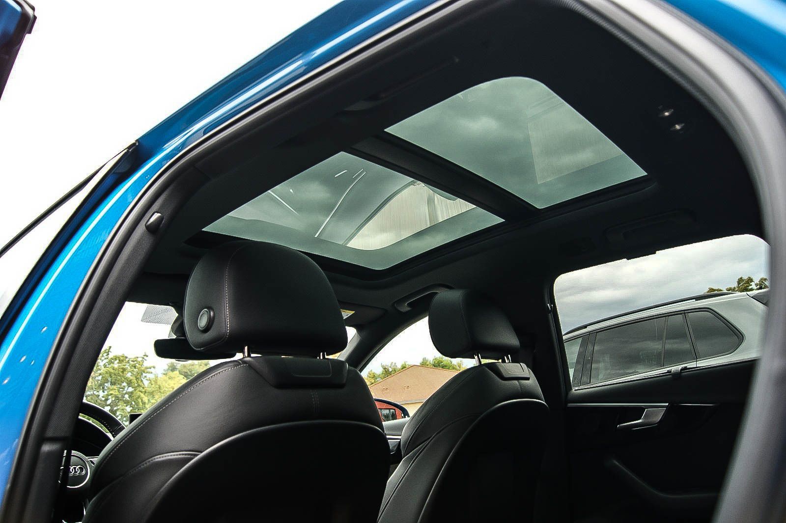 Fahrzeugabbildung Audi A4 Avant 35 TFSI S line TURBOBLAU PANORAMA STHZG