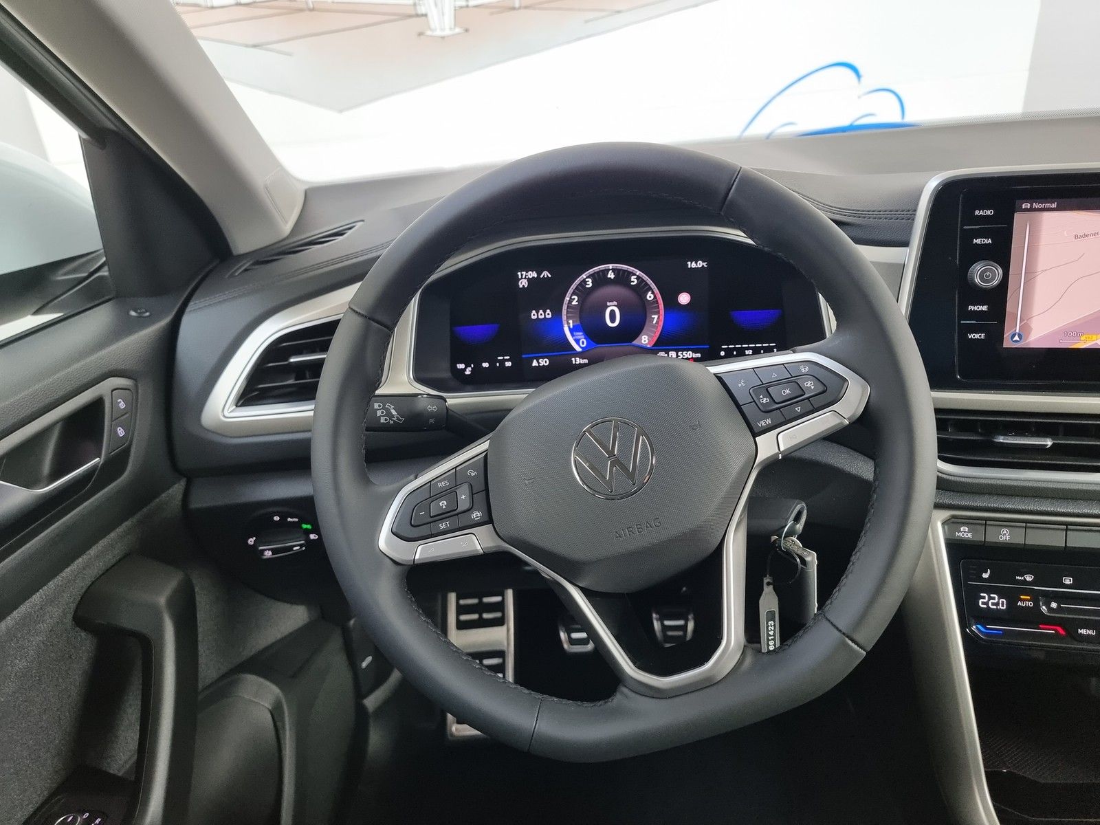 Fahrzeugabbildung Volkswagen T-Roc Move 1.0 TSI Navigation + Assistenzpaket