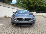 Volvo S60 T3 Geartronic Linje Svart Linje Svart - gebrauchte Volvo S60 aus dem Jahr 2018