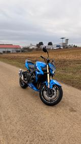 Suzuki GSR 750 - SUZUKI GS 750