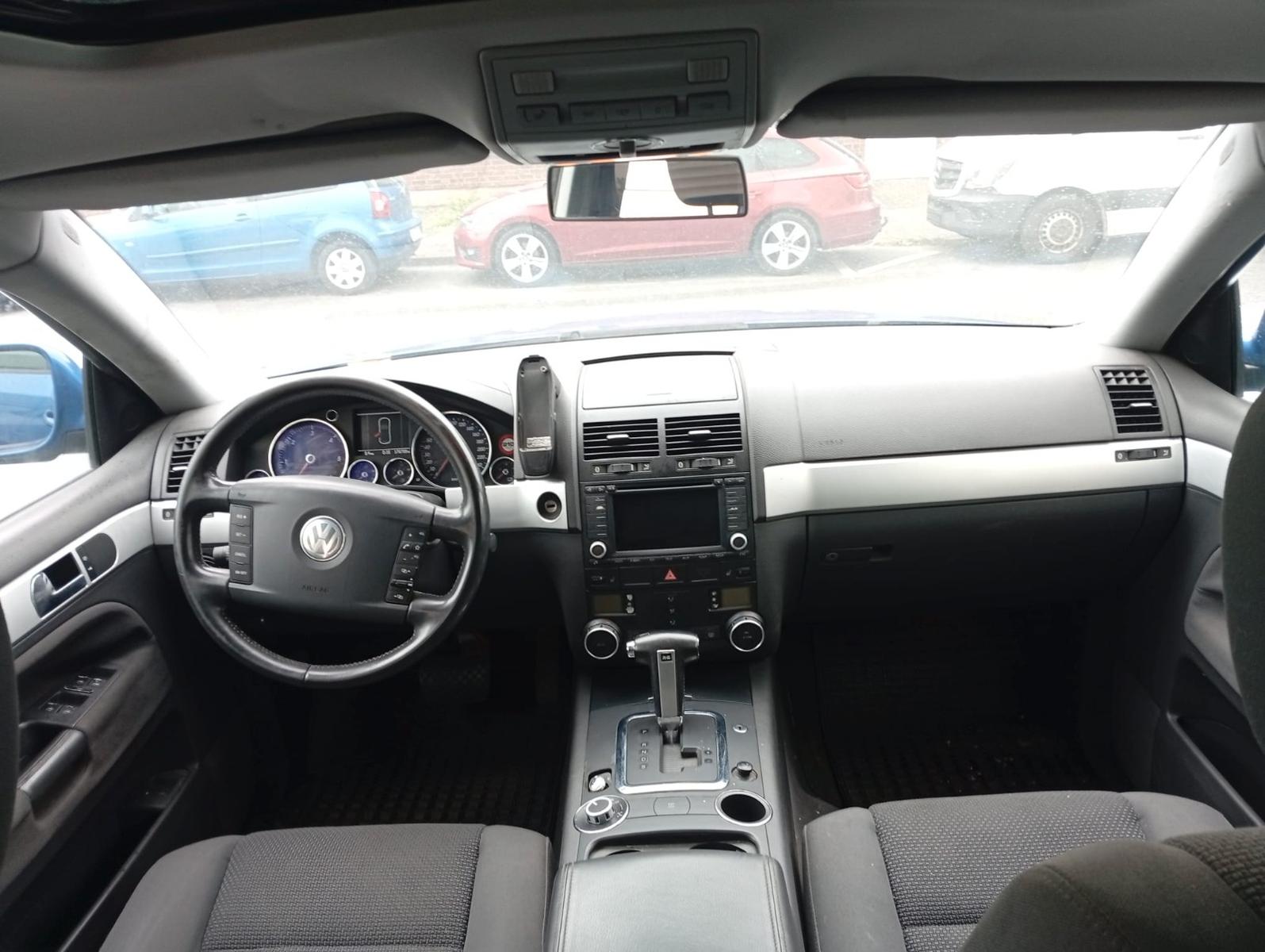 Volkswagen Touareg 2004 — photo 5
