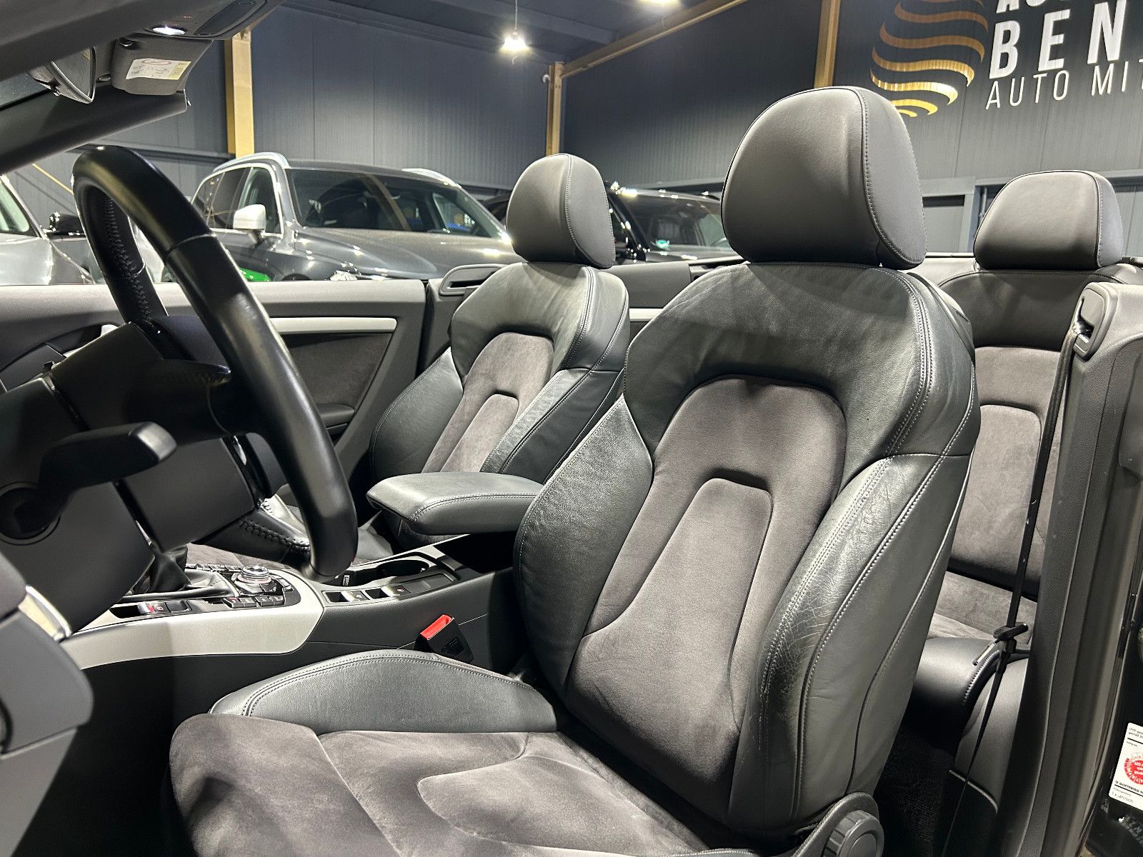 Fahrzeugabbildung Audi A5 Cabriolet 2.0 TDI  quattro/NAVI/PDC/SHZ/KLIMA