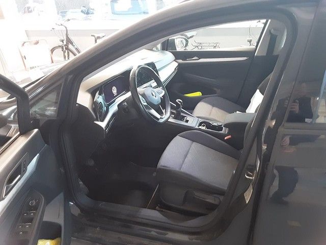 Fahrzeugabbildung Volkswagen Golf VIII Variant 2.0TDI  Life LED+STANDHZ+NAVI+