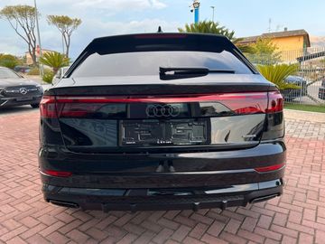 Audi Q8 - 5