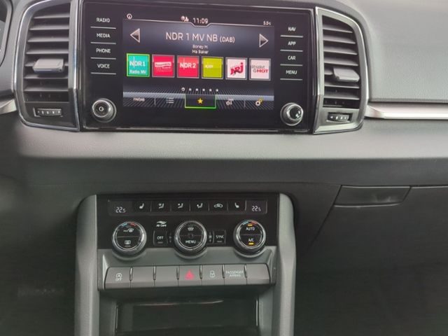 Fahrzeugabbildung SKODA Karoq 1.5 TSI DSG Tour 1.Hand
