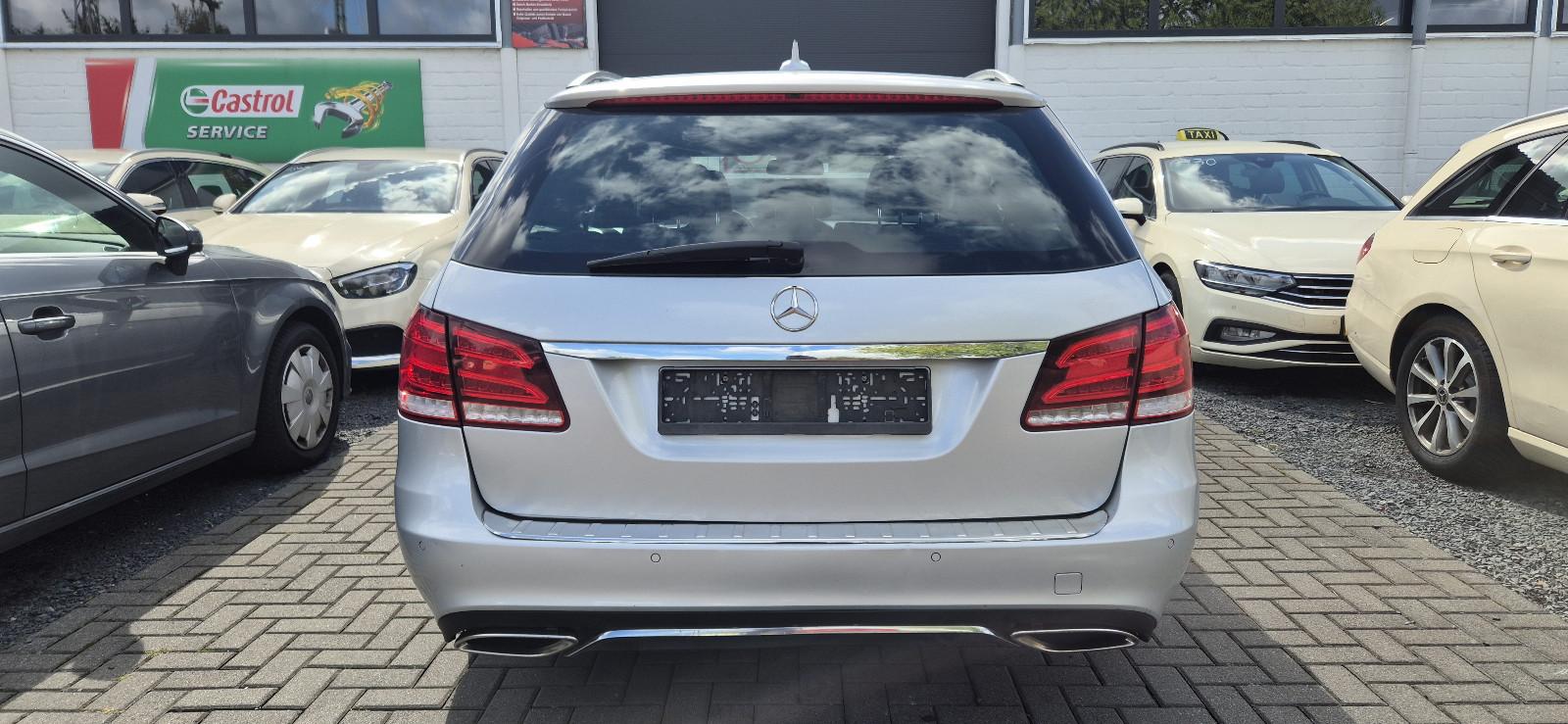 Mercedes-Benz E 220 T-Modell - Avantgarde - Standheizung - PDC