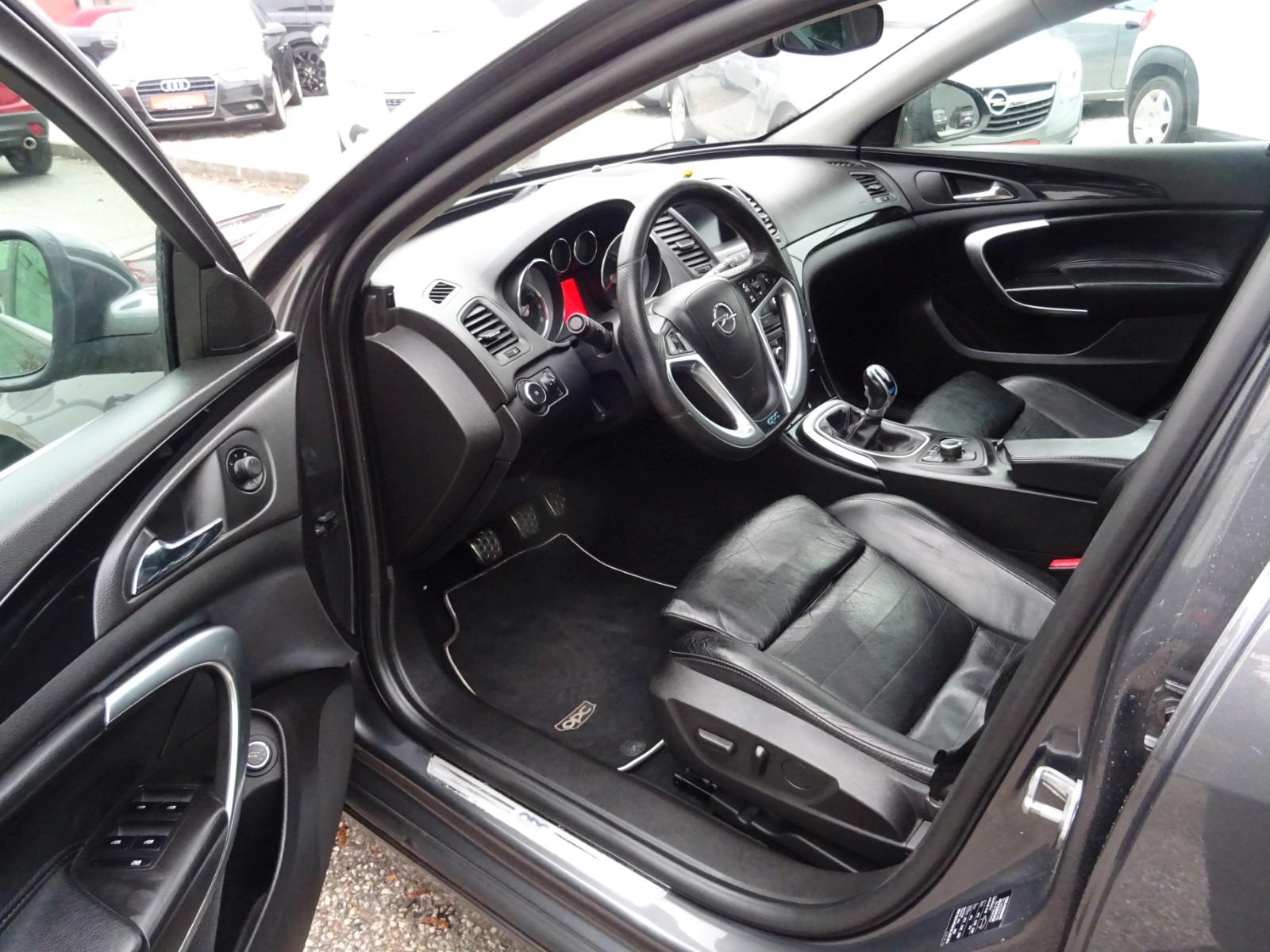 Opel Insignia 2011 — photo 13