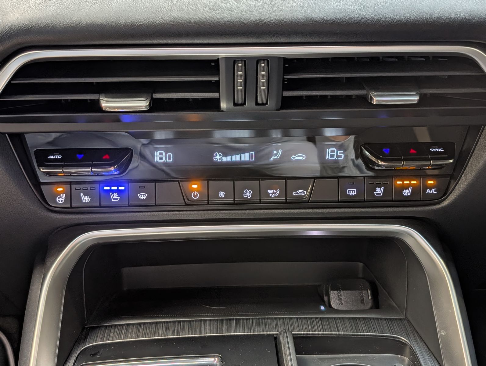 Fahrzeugabbildung Mazda CX-60 HOMURA AWD MATRIX BOSE LEDER HUD ACC 360°