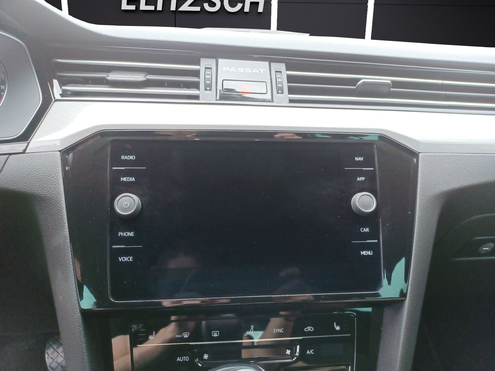 Fahrzeugabbildung Volkswagen Passat Variant TDI Business Matrix Navi ACC RFK