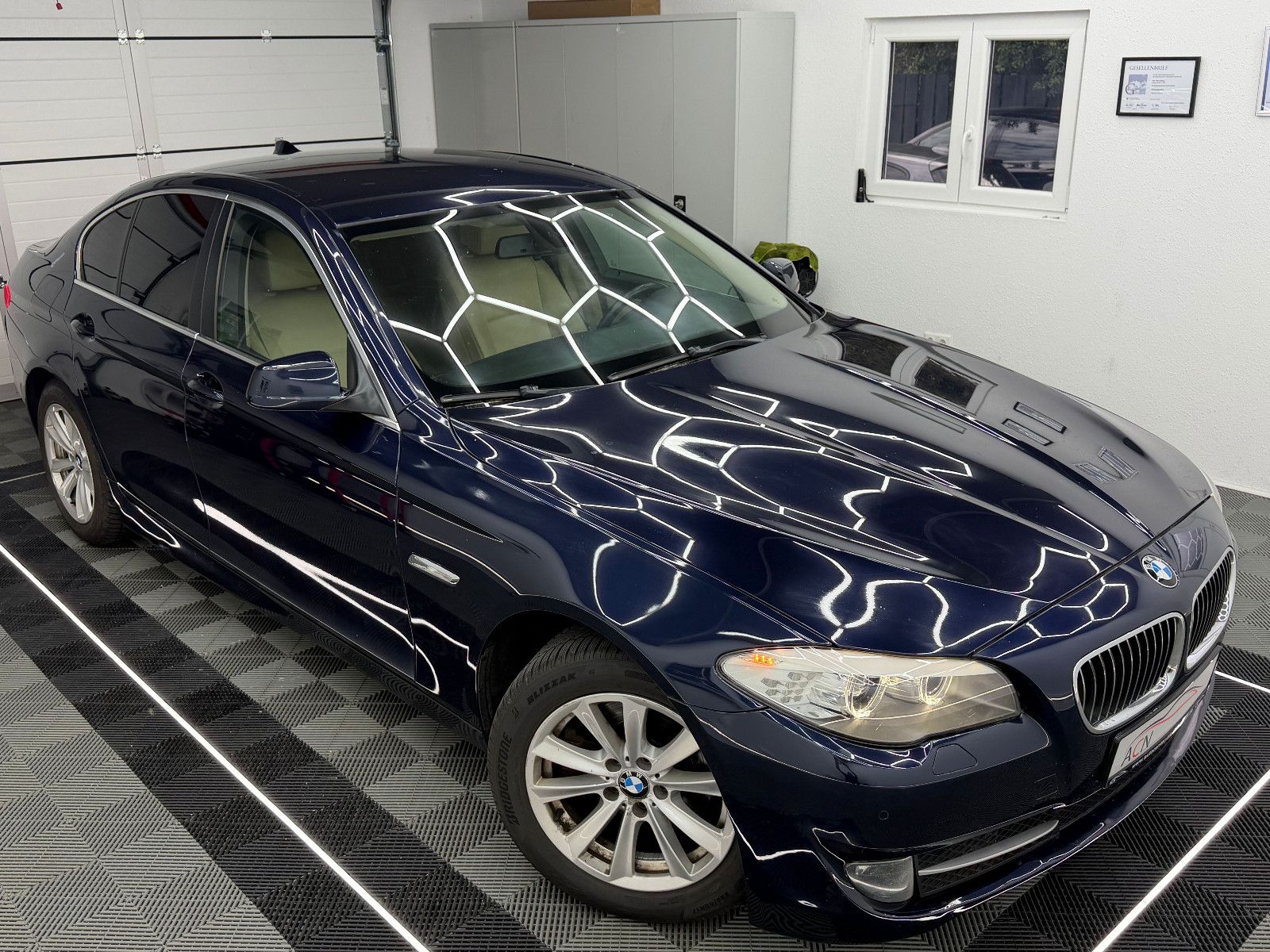Fahrzeugabbildung BMW 520 d Lim. Aut./elektr. SITZ/NAVI/ ProfBi-XENON/