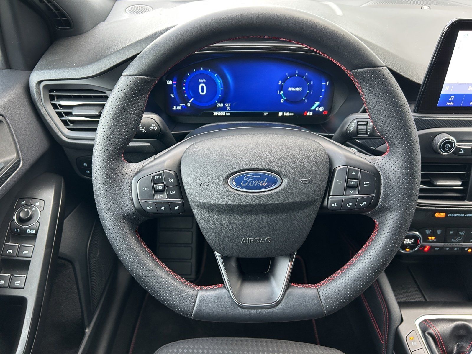 Fahrzeugabbildung Ford Focus 1.0 Hybrid ST-Line X LED/KAMERA/NAVI/SHZ/