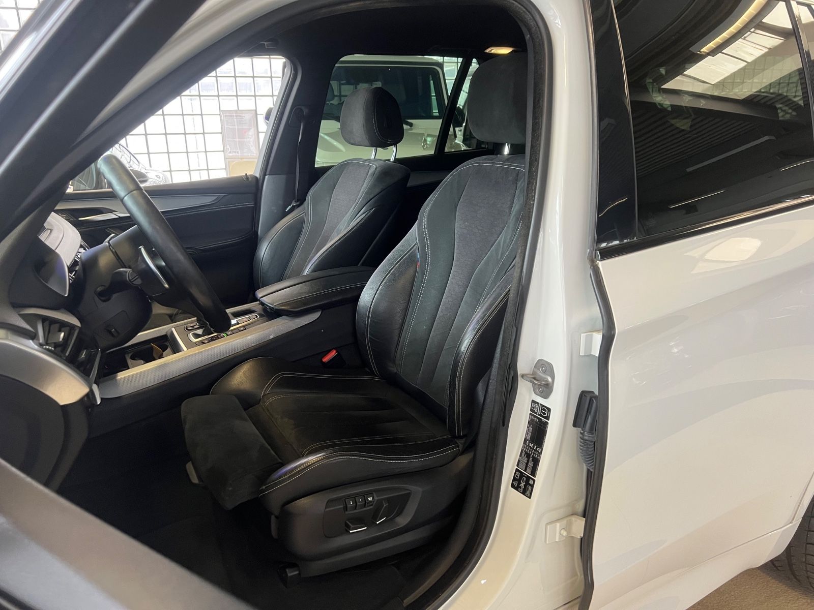 Fahrzeugabbildung BMW X5 xDrive 30 d M Sport Paket