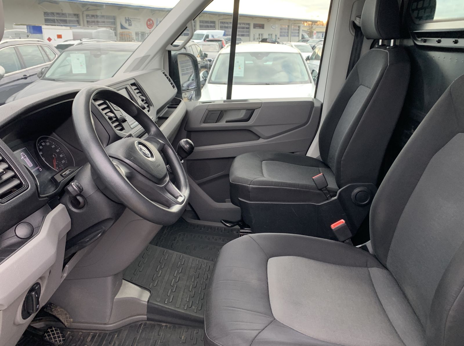 Fahrzeugabbildung Volkswagen Crafter Kasten 35 Mittellang FWD*Navi*Klima*