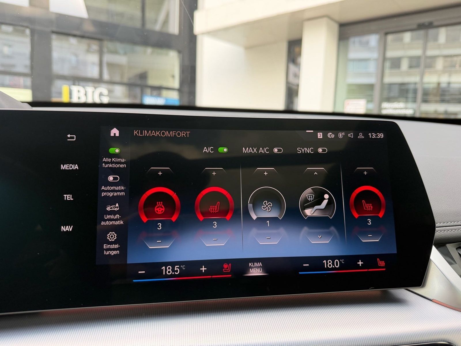 BMW X1 xDrive23i M Sport DA Prof PA HuD Pano AHK HK foto 12