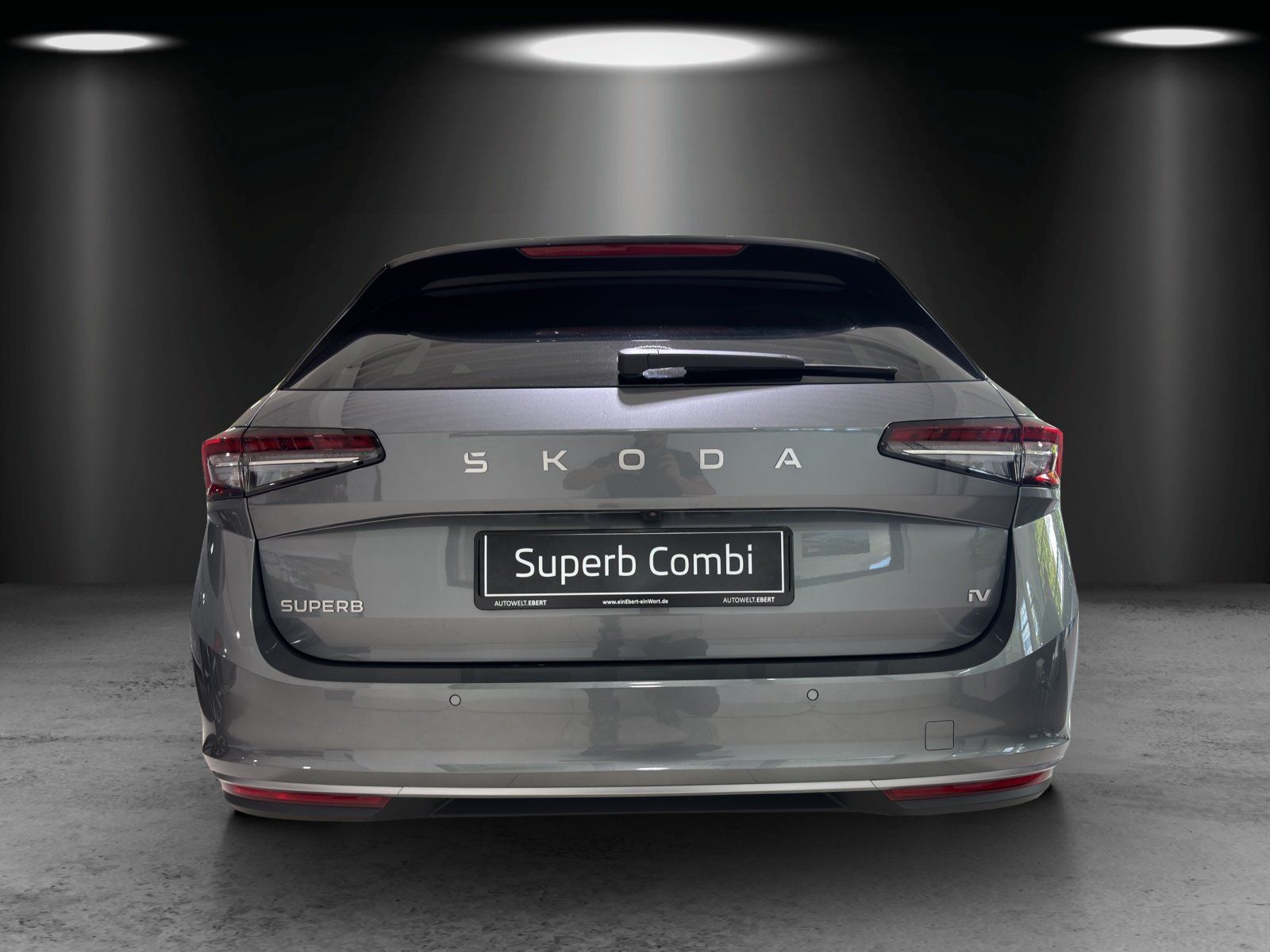 Fahrzeugabbildung SKODA Superb Combi L&K 1,5 TSI iV 150 kW DSG
