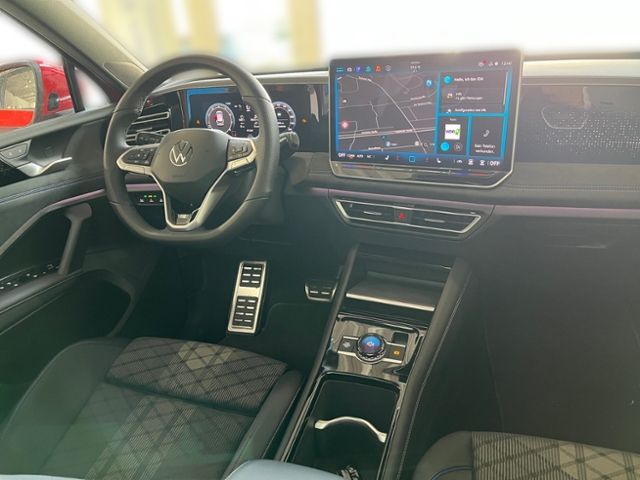 Fahrzeugabbildung Volkswagen Tiguan 1.5 eTSI DSG R-LINE PANORAMA STDHZG NAVI