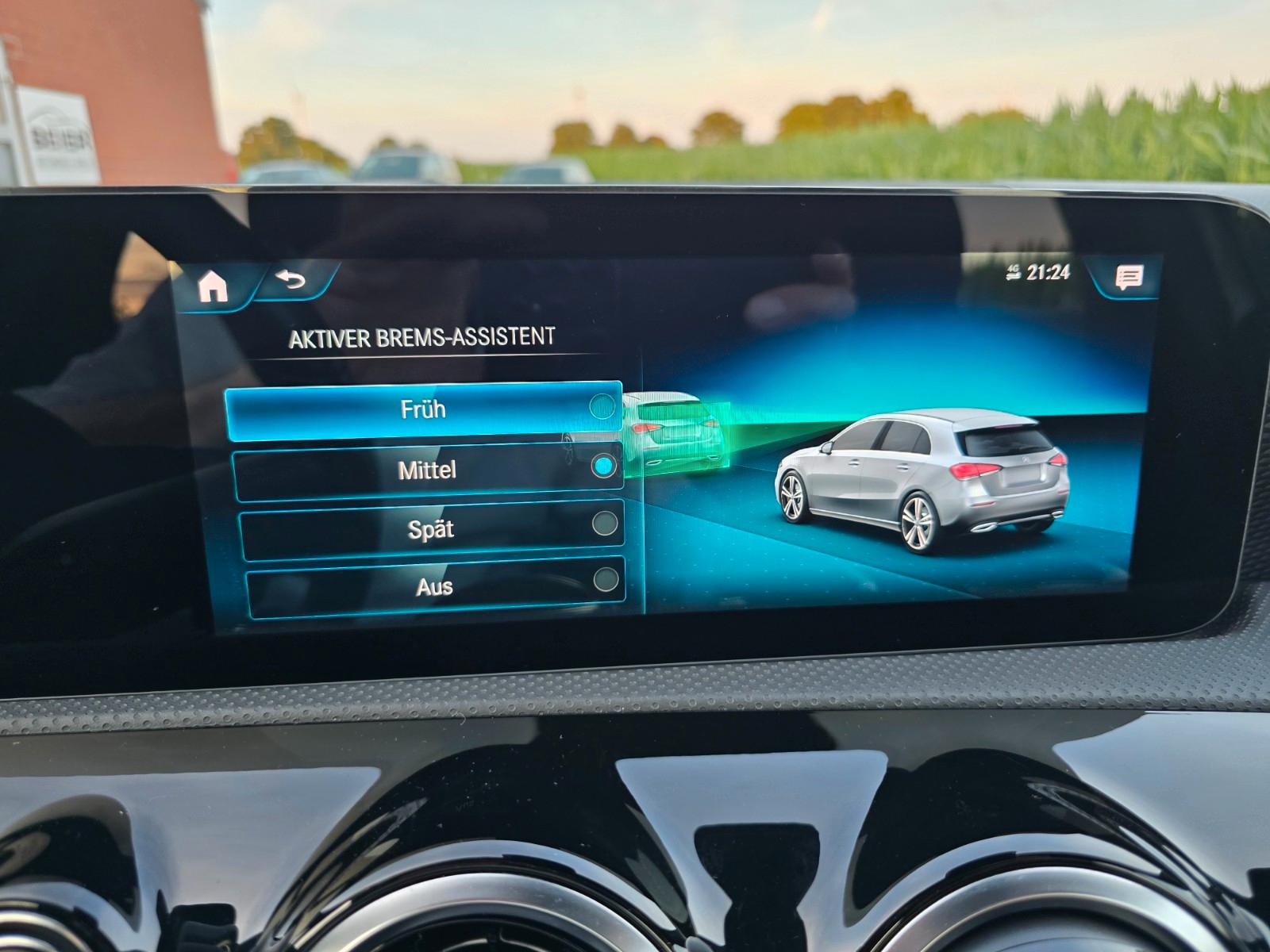 Mercedes-Benz A-Class Progressive LED Leder Kamera Alu 17 MBUX, миниатюра 30