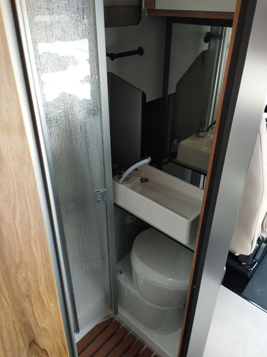 Fahrzeugabbildung Karmann Dexter 4x4 DE 570 AW Klima, Heizung 4KW, RFK