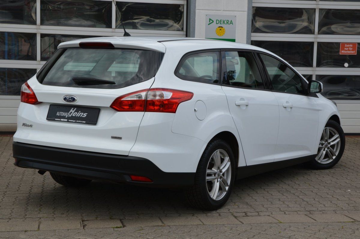 Fahrzeugabbildung Ford Focus Turnier   Trend SHZ Frontscheibenheizung