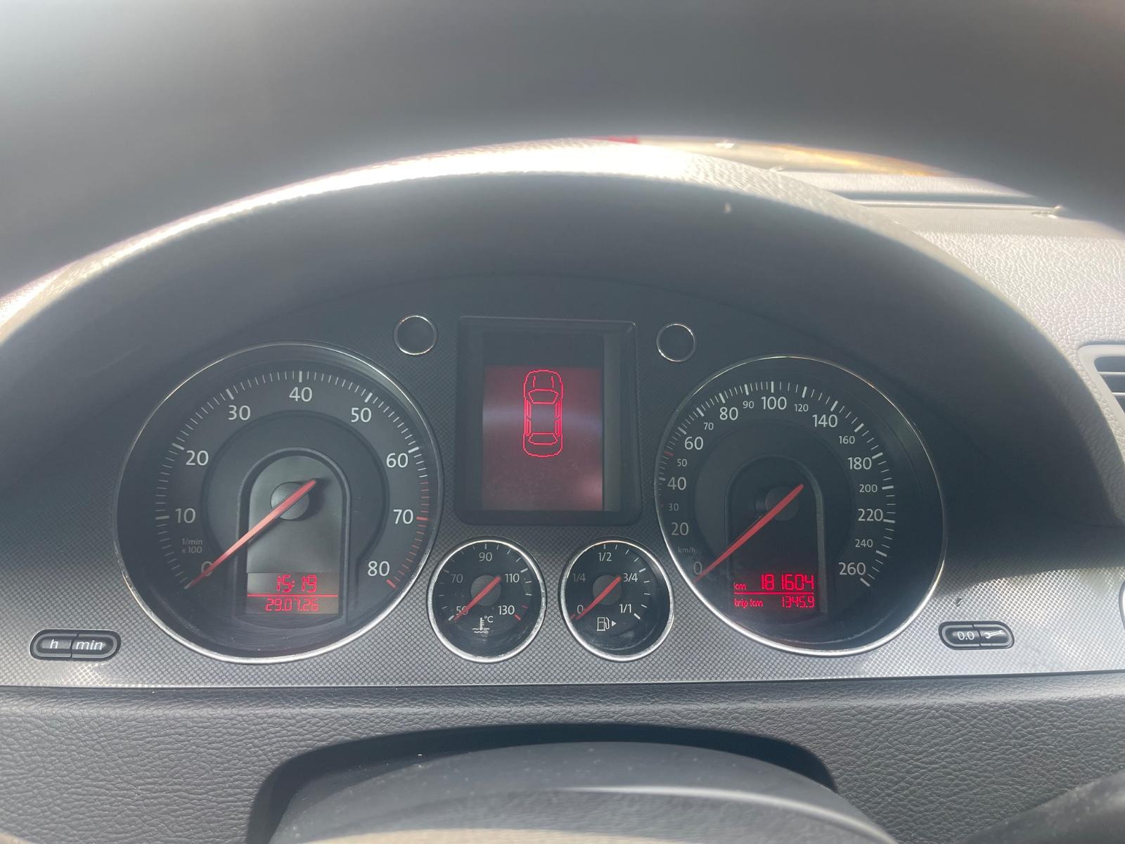 Volkswagen Passat 2005 — photo 9