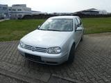 Volkswagen VW Golf 4 1.6 TÜV neu - Volkswagen Golf aus 2003: 1.6