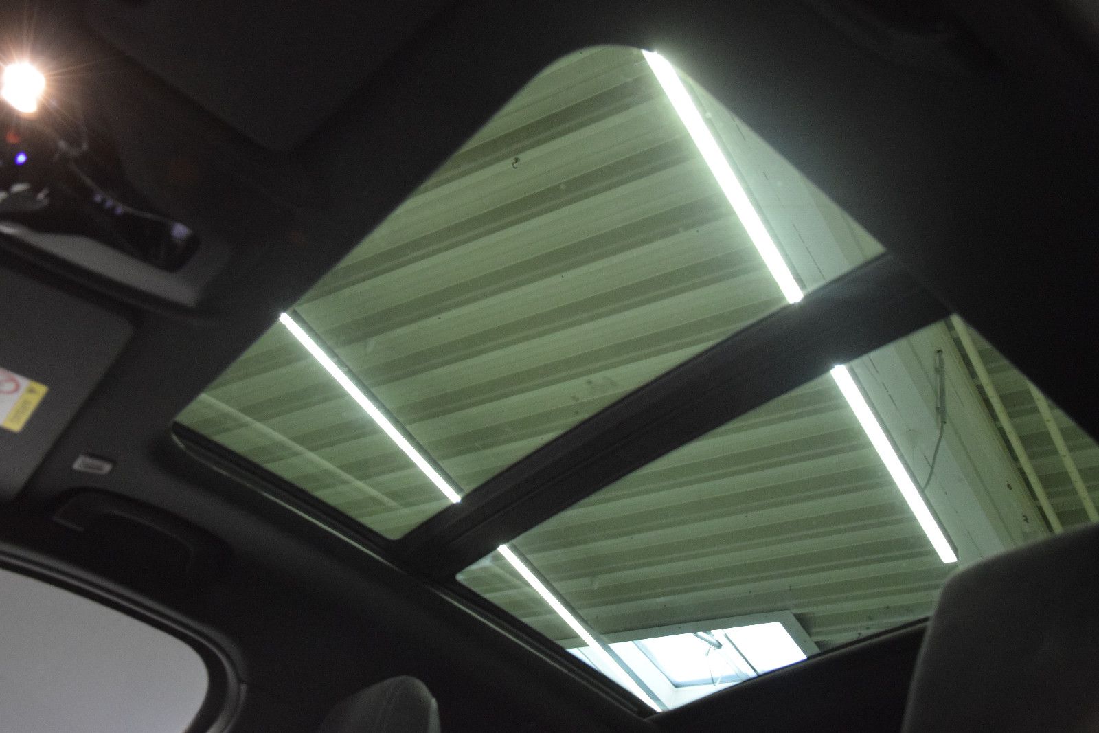 Fahrzeugabbildung BMW 120i M Sport Panorama Alcantara AHK Kamera DSC