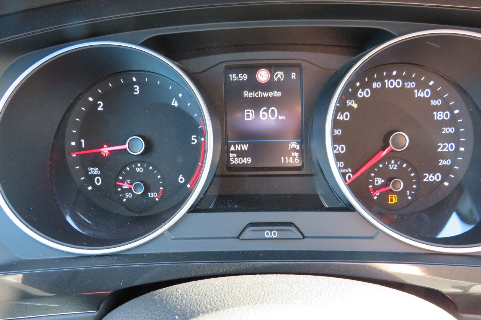 Fahrzeugabbildung Volkswagen Tiguan Life TDI DSG AHK NAVI KAMERA LED ACC GJ