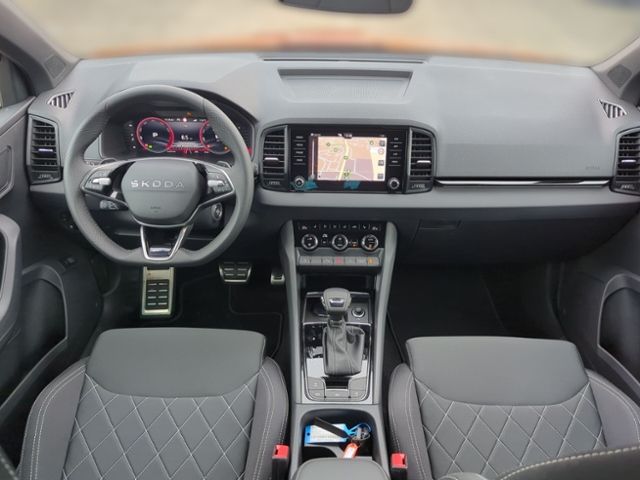 Fahrzeugabbildung SKODA Karoq 1.5 TSI DSG Sportline NAV AHK ELEKTR HECKK