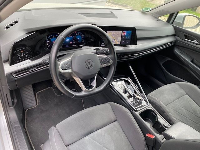 Golf VIII Variant 2.0 TDI 150 PS Style AHK/18-ZO