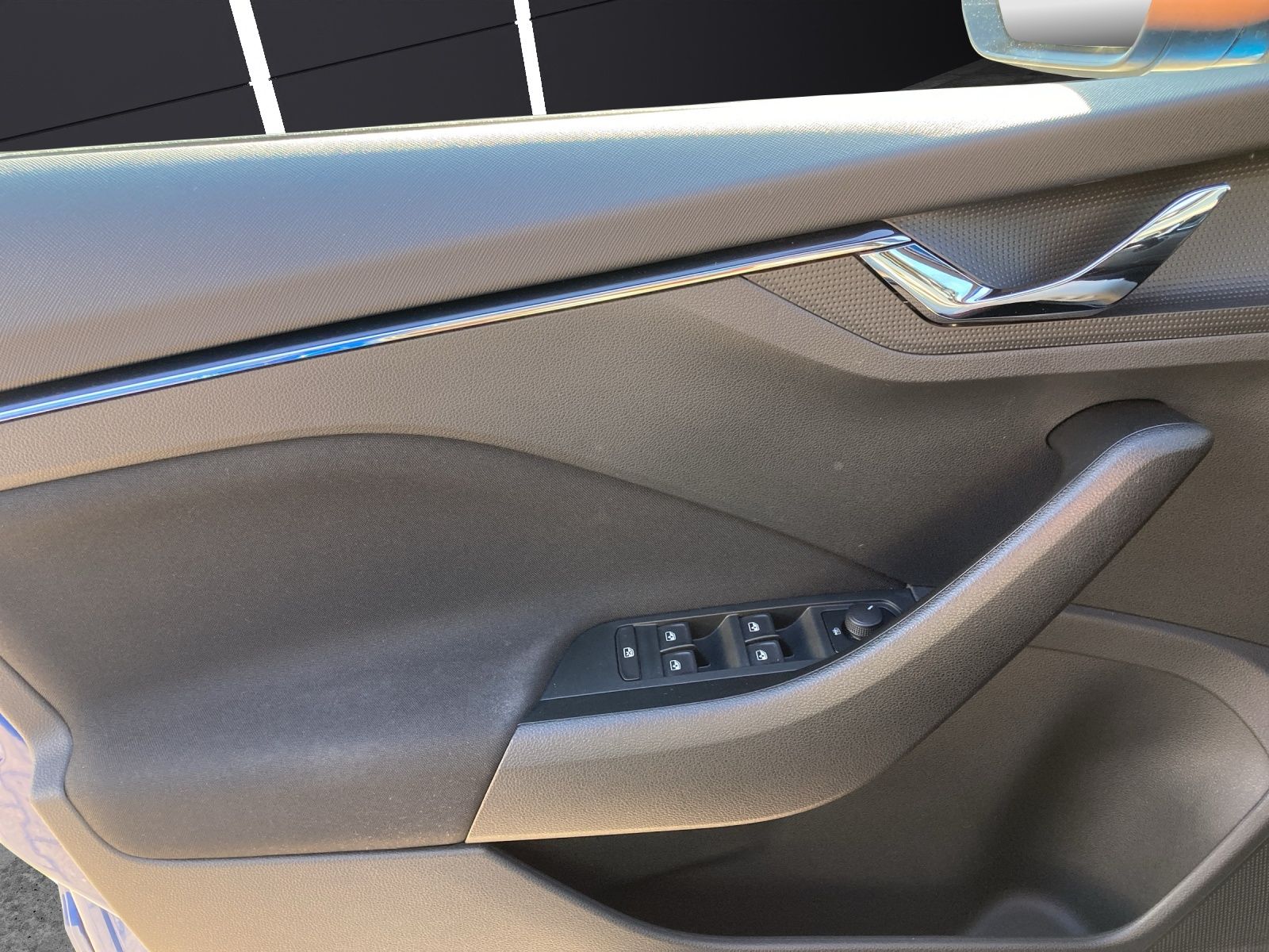 Fahrzeugabbildung SKODA Kamiq TSI Monte Carlo LED AHK Navi AID Pano ACC
