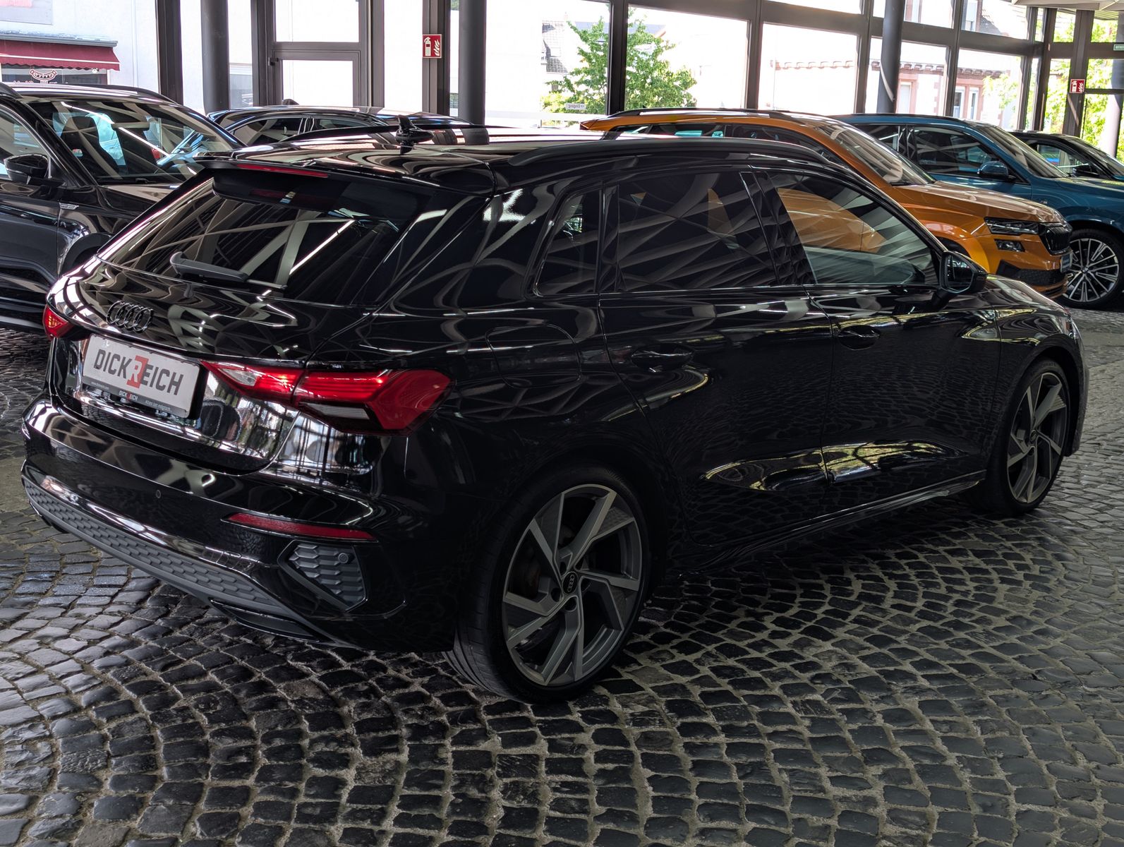 Fahrzeugabbildung Audi A3 40TDI quattro 3xS-line BLACK AHK ALCANTARA 19
