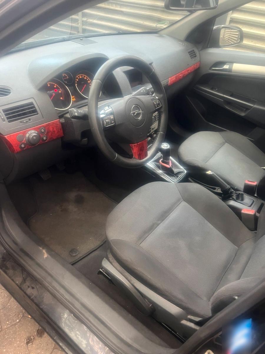 Opel Astra 2007 — photo 11