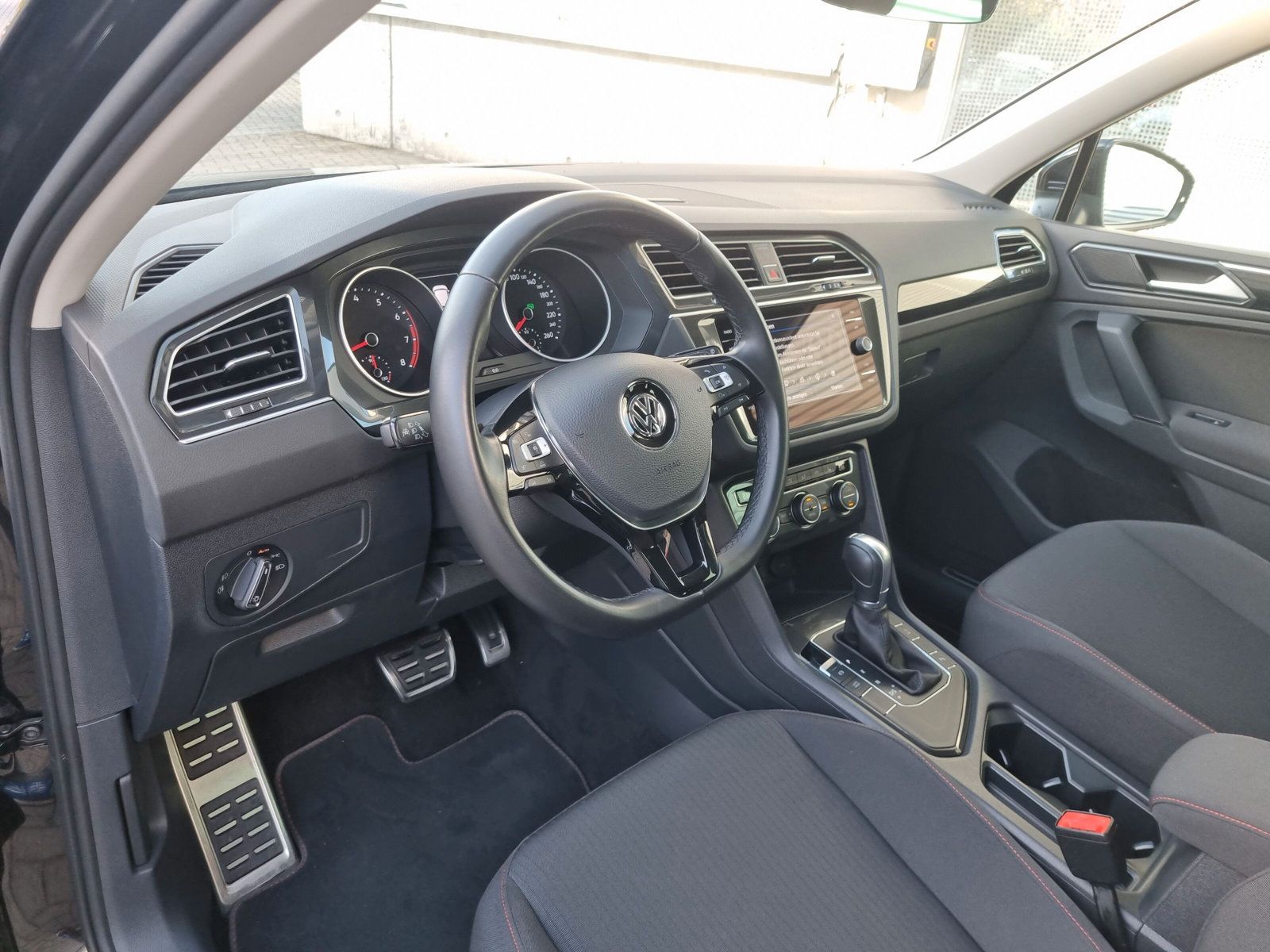 Fahrzeugabbildung Volkswagen Tiguan 1.4 TSI DSG Sound LED NAVI eKLAPPE