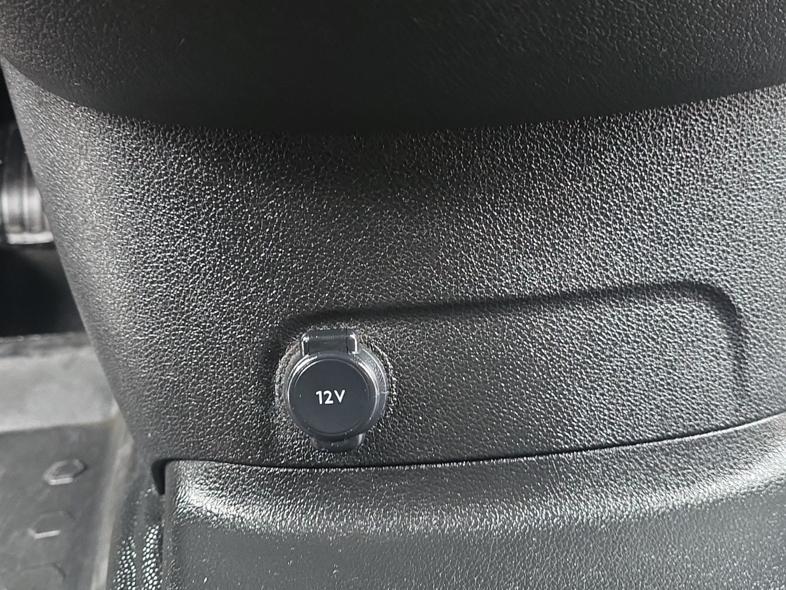 Fahrzeugabbildung Peugeot Partner Asphalt L2 AHK AUTOMATIK TEMPOMAT KAMERA