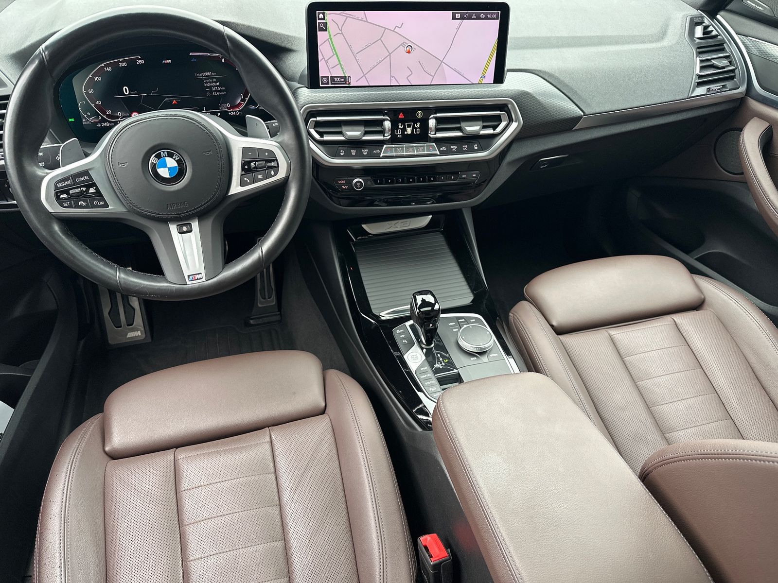 Fahrzeugabbildung BMW X3 xDrive20d NAV+LED+PANO+AHK+STHZ+HUD+SHZ+20ZO